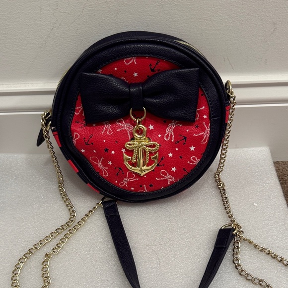 Betsey Johnson Handbags - Betsey Johnson nautical wheel anchor circular crossbody bag purse